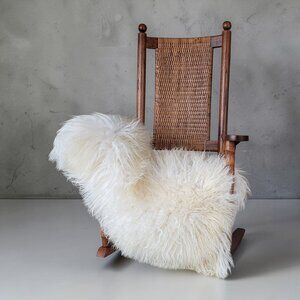Icelandic Sheepskin - Natural Curly Fiber 47" x 31"